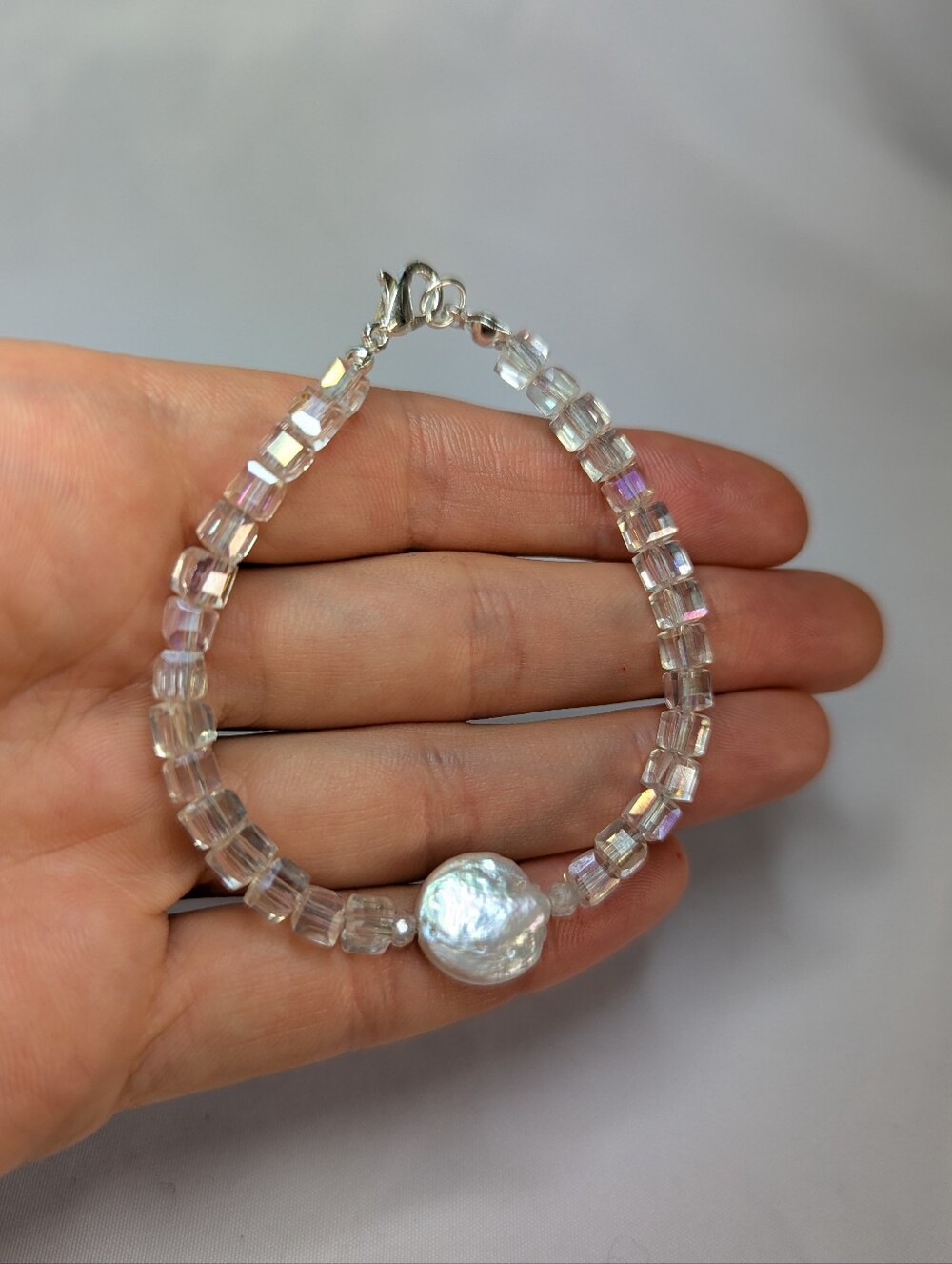 Crystal Bead Bracelet with Coin Pearl